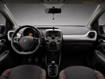 Car image 5