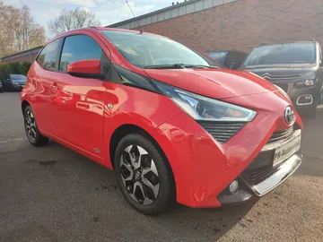 Car image 2