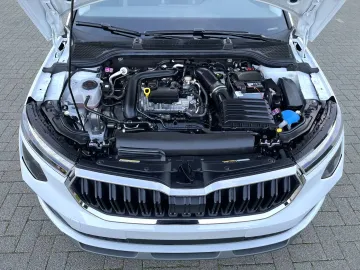 Car image 28