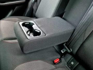Car image 48