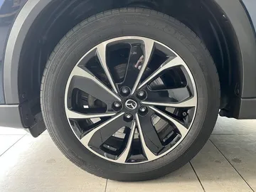 Car image 26