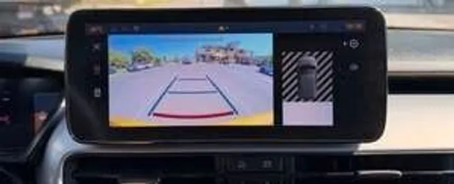 Car image 14