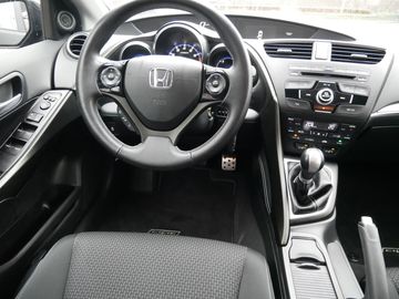 Car image 12