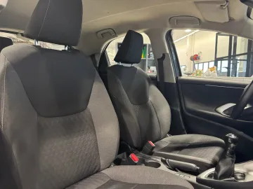 Car image 36