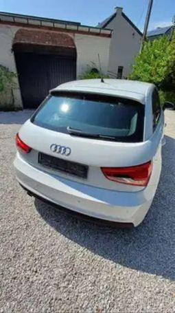 Audi A1 1.0 TFSI Sportback 70 kW image number 2