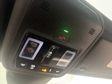 Car image 36