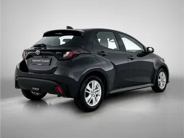 Car image 2