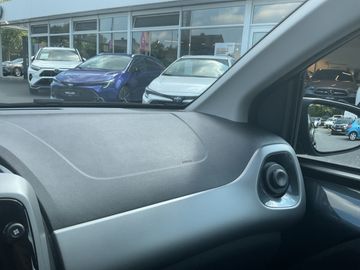Car image 29