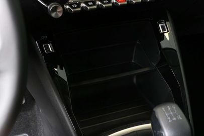 Car image 38