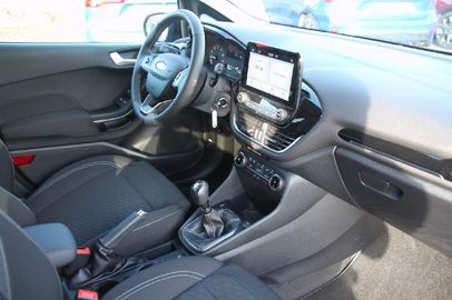 Car image 11