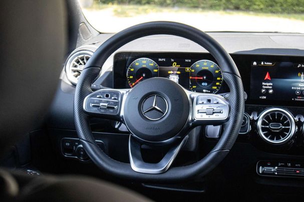 Mercedes-Benz B 250 e AMG Line 160 kW image number 9