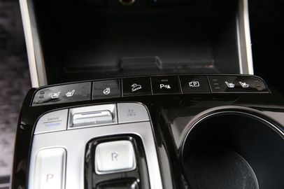 Car image 25