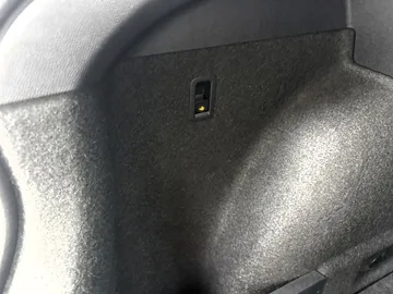 Car image 40