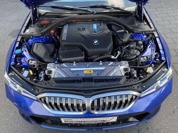 BMW 330e Touring xDrive 215 kW image number 15