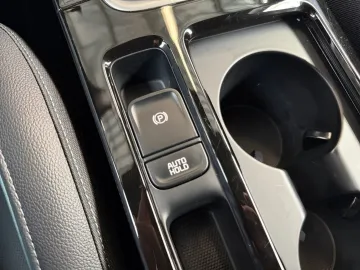 Car image 32