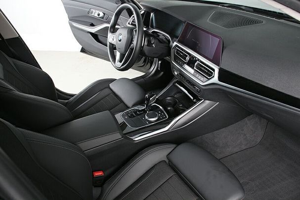 BMW 320d Touring Sport Line 140 kW image number 6