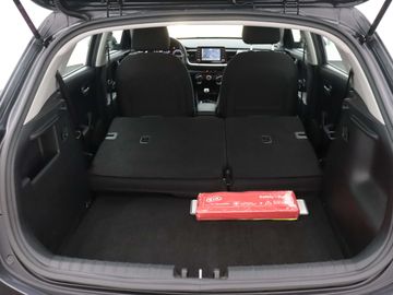 Car image 37