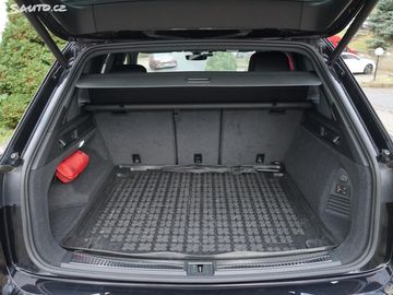 Car image 37