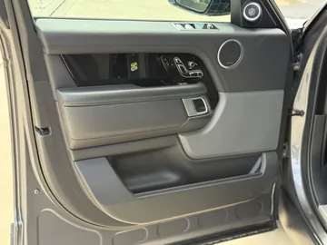 Car image 34