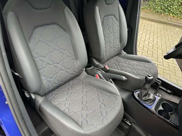 Car image 37