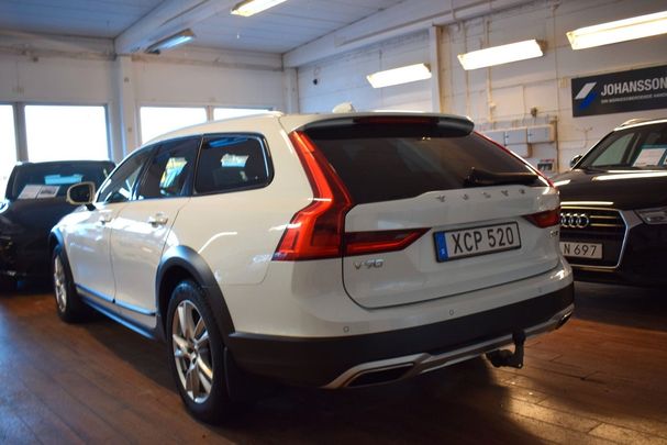 Volvo V90 Cross Country D4 AWD Momentum 140 kW image number 2