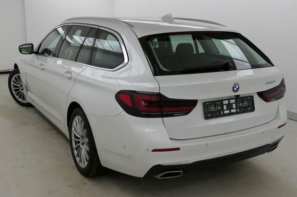 BMW 520i Touring 135 kW image number 4