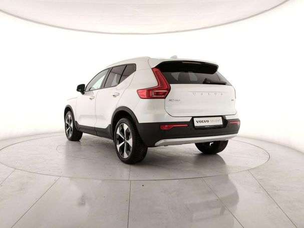 Volvo XC40 B3 Core 120 kW image number 4