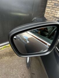 Car image 38