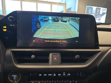 Car image 24