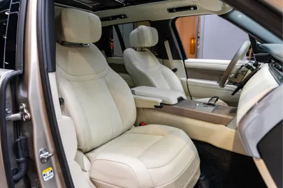 Car image 48