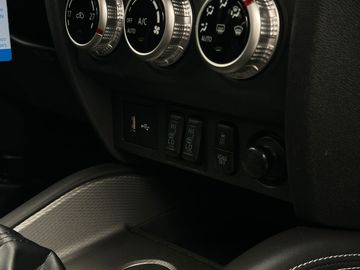 Car image 33