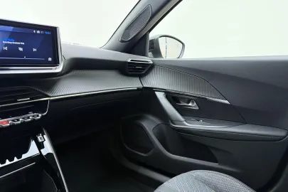 Car image 32
