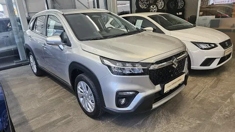 Car image 3