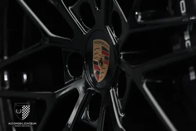 Car image 34