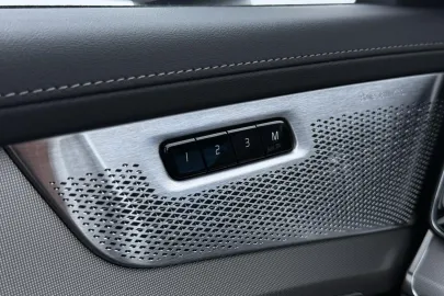 Car image 49