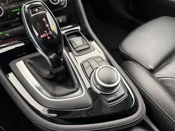 Car image 38