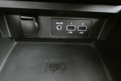 Car image 33