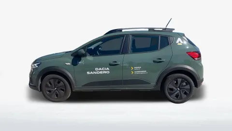 Car image 4