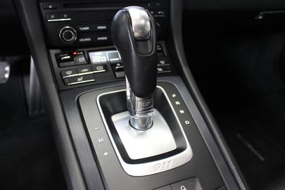 Car image 25