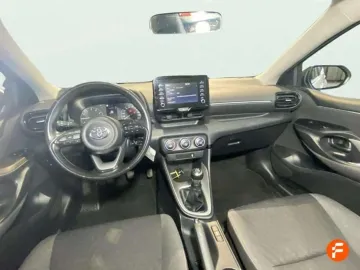 Car image 30