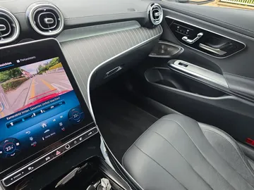 Car image 32