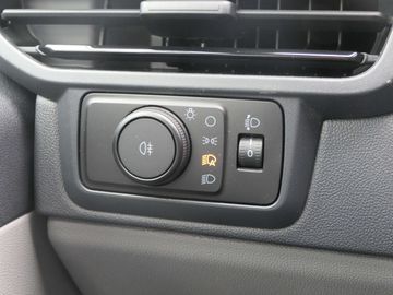 Car image 37