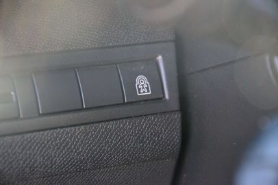 Car image 37