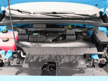 Car image 26