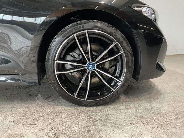 BMW 330 e M xDrive 215 kW image number 11