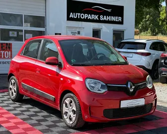 Car image 3