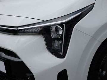 Car image 25