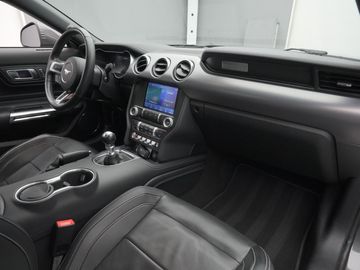 Car image 32