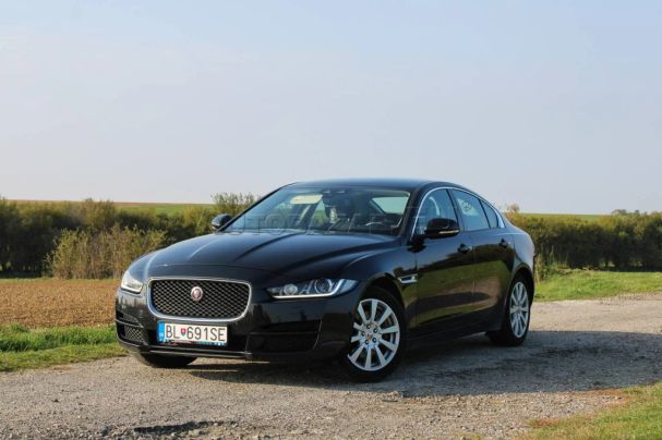 Jaguar XE AWD Pure 132 kW image number 1