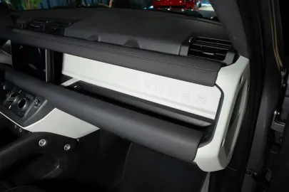 Car image 28